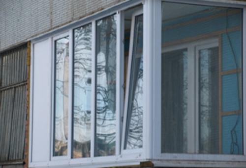 Как лучше остеклить лоджию. Остекление балконов и лоджий: часто задаваемые вопросы 01 Как лучше остеклить лоджию. Остекление балконов и лоджий: часто задаваемые вопросы 01