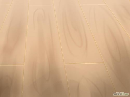 Можно ли ламинат мыть водой. Способ два. Горячая вода 03 Можно ли ламинат мыть водой. Способ два. Горячая вода 03