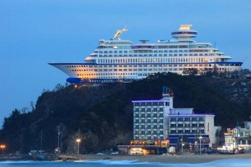 Отель в виде корабля. Корабль-отель Sun Cruise в Южной Корее… (8 фото)