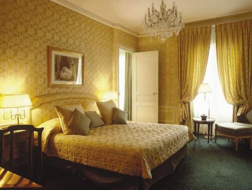 Интерьер с темным ламинатом. С чем сочетается коричневый ламинат? Фото 03 Интерьер с темным ламинатом. С чем сочетается коричневый ламинат? Фото 03