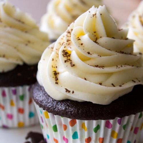 Крем для капкейков в жару. Крем для Капкейков, который держит форму