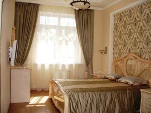 Какие подобрать обои для спальни. Какие обои выбрать в спальню: выбор цвета и материала