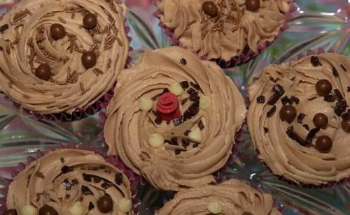 Масляный крем для капкейков. Как сделать белково-масляный крем для капкейков в домашних условиях