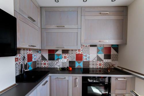 Дизайн маленькой кухни сделайте маленькое большим. Правила выбора мебели для кухни маленьких размеров