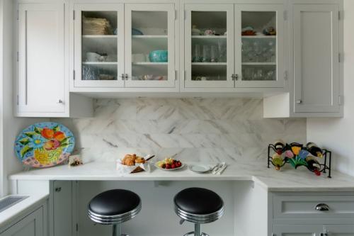 Дизайн маленькой кухни в хрущевке. Выбор гарнитура