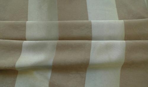 Ткань блэкаут для штор защитит не только от солнца, но и от посторонних глаз