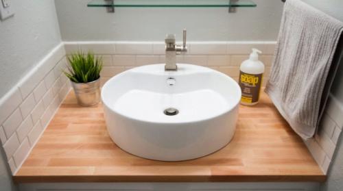 Раковина в ванную со столешницей. Выбираем столешницу под раковину для ванной комнаты