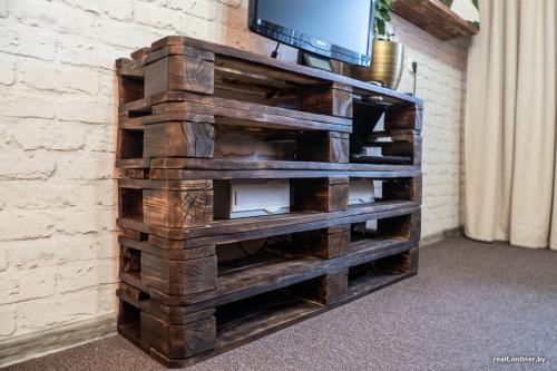 Ремонт квартиры в стиле лофт своими руками. Стойки, как в Jysk и кровать из поддонов