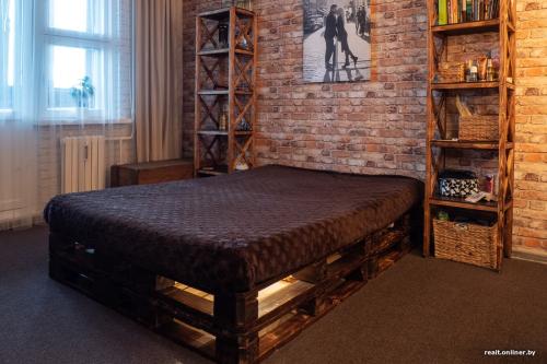 Ремонт квартиры в стиле лофт своими руками. Стойки, как в Jysk и кровать из поддонов