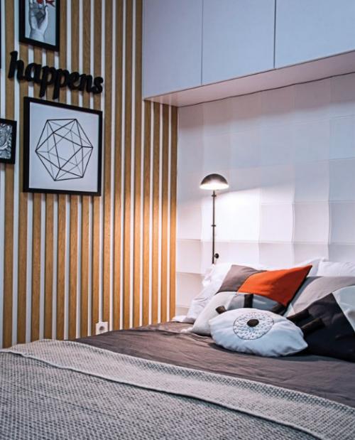 Оцените дизайн светлой квартиры с яркими акцентами желтого и голубого цвета 05