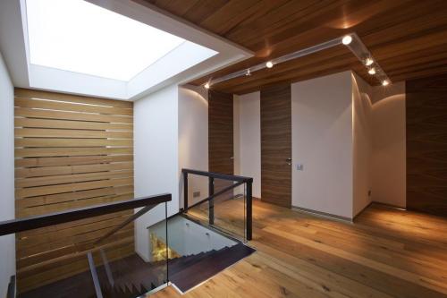 Отделка ламинатом стен и потолка. Как происходит отделка ламинатом стен в интерьере квартиры: руководство и схема поэтапно