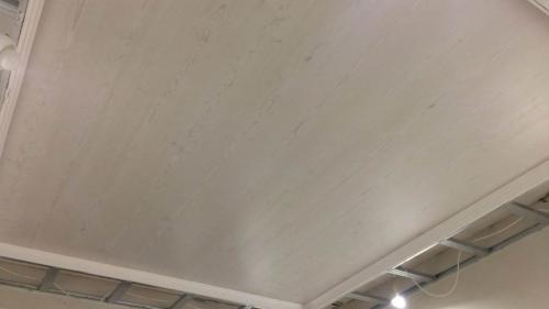 Ламинат на потолке и стенах в интерьере. Стили интерьеров с ламинатом на потолке 04 Ламинат на потолке и стенах в интерьере. Стили интерьеров с ламинатом на потолке 04