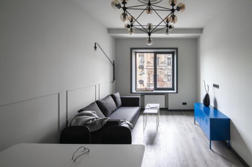 Квартира в доме 1930х годов. Сдержанный стиль с яркими акцентами. 03