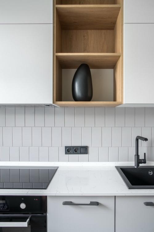 Квартира в доме 1930х годов. Сдержанный стиль с яркими акцентами. 12