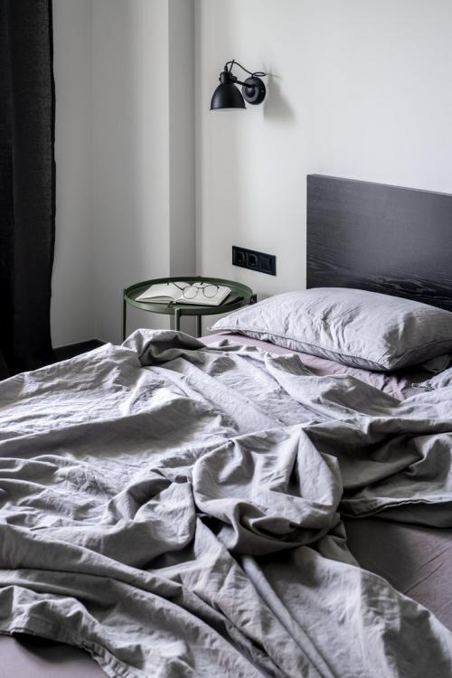 Квартира в доме 1930х годов. Сдержанный стиль с яркими акцентами. 08