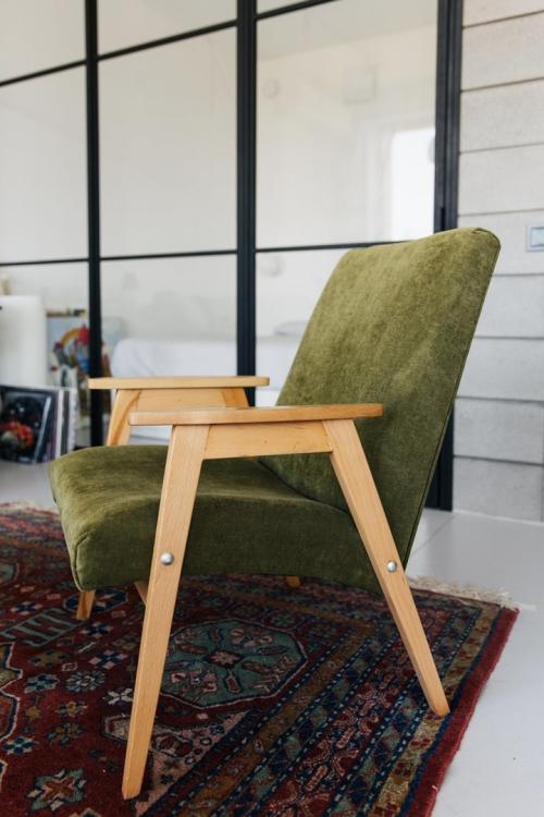 Компактная студия с гамаком и панорамным остеклением для молодой пары 11