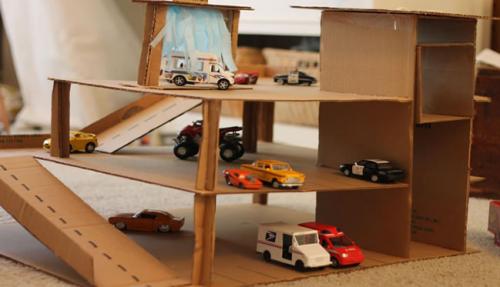 Гараж для машинок из картона своими руками. Гараж из картона для машинок