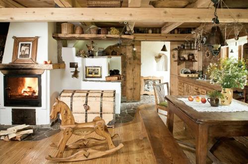 Интерьер деревянного дома из бруса. Старорусский