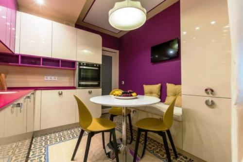 Дизайн кухни с диваном и телевизором. Лучшие варианты моделей диванов для малогабаритных кухонь