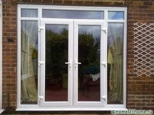Металлопластиковые входные двери в частный дом. Из чего собираются пластиковые входные двери для частного дома: фото и примеры оформления