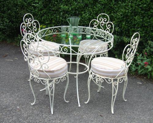 Кованые изделия в интерьере. В каком стиле стоит использовать кованый декор?