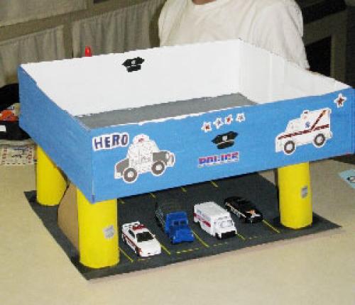 Парковка своими руками из коробки. Парковка и гараж для игры с машинками