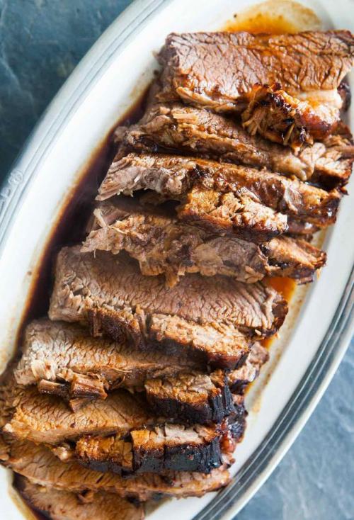 Как сделать мясо в духовке сочным и мягким. Мясо запеченное в духовке в фольге целым куском 07 Как сделать мясо в духовке сочным и мягким. Мясо запеченное в духовке в фольге целым куском 07