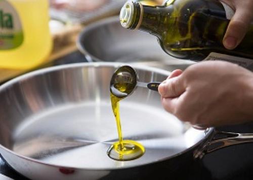 Какое Оливковое масло лучше рафинированное или нерафинированное. Можно ли жарить на оливковом масле?