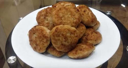 Как приготовить сочные куриные котлеты из фарша. Вкусные и сочные котлеты из куриного фарша на сковороде