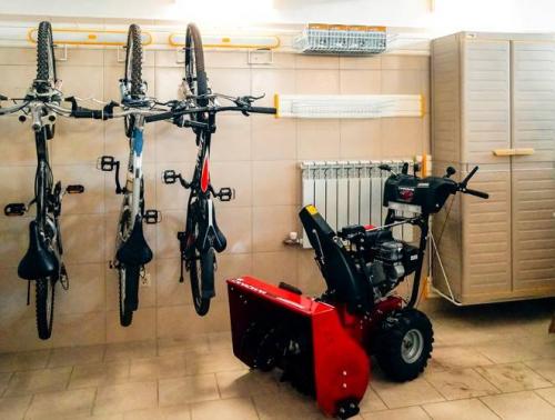 Как хранить велосипед в квартире если совсем нет места. Как хранить велосипед в квартире 14