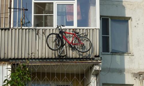 Как хранить велосипед в квартире если совсем нет места. Как хранить велосипед в квартире