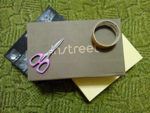 Где хранить обувь в коробках. Организуем хранение обуви: стеллажи из обувных коробок своими руками