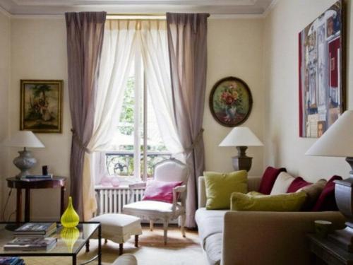 Цвет ванили в одежде. Ванильный цвет в интерьере: сочетание штор и стен цвета ванили