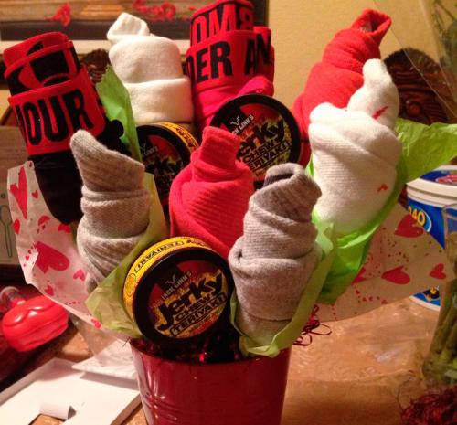 Как красиво сложить мужские трусы для подарка. Как упаковать трусы на подарок мужчине? 4 идеи