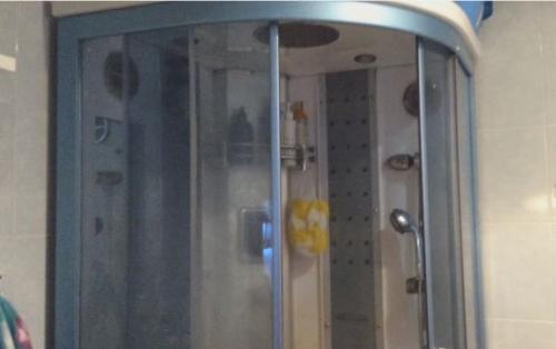 Душевая кабина или уголок, что лучше. Что такое душевая кабина