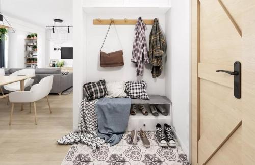 Как сочетать кафель и Ламинат. Комбинирование материалов: достоинство и недостатки