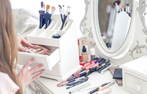 Где хранить косметику в однокомнатной квартире. Как хранить косметику в доме? Идеи и решения