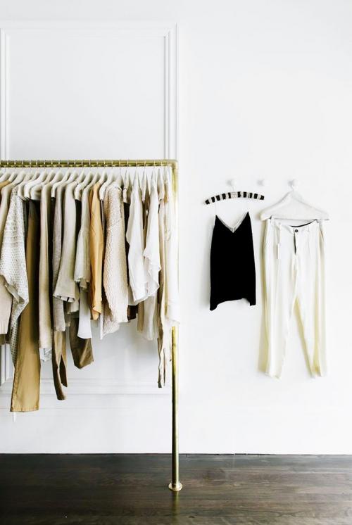 Места для хранения в маленькой квартире. Без шкафов: где ещё хранить вещи в маленькой квартире