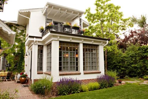 Интерьер деревянного дома в стиле прованс. Особенности фасада дома в стиле прованс