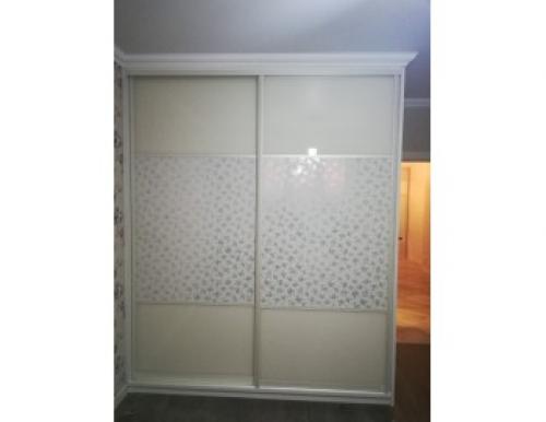 Шкаф встроенный в нишу на заказ. 