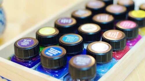 Плитка и краска в ванной. Разновидности и характеристики эмалей для кафеля