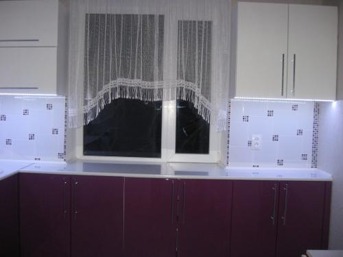 Салатовые шторы на кухню. Какие шторы можно выбрать для кухни