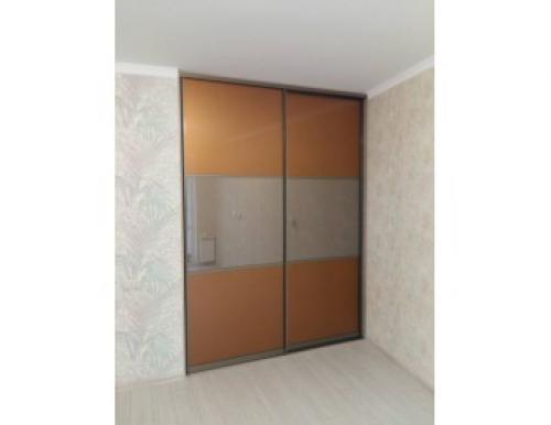 Шкаф встроенный в нишу на заказ. 