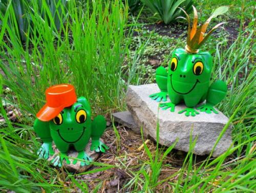 Как сделать лягушку из бутылки пластиковой. Веселая лягушка из пластиковой бутылки