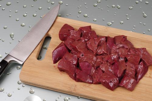 Как приготовить говяжью печень в сметане с луком — рецепт печени говяжьей, тушенной в сметане на сковороде, с пошаговыми фото