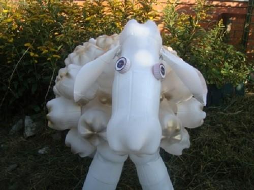 Поделки для сада из пластиковых бутылок. Пластиковый дизайн для сада