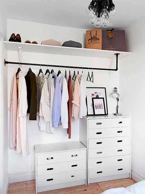 Места для хранения в маленькой квартире. Без шкафов: где ещё хранить вещи в маленькой квартире