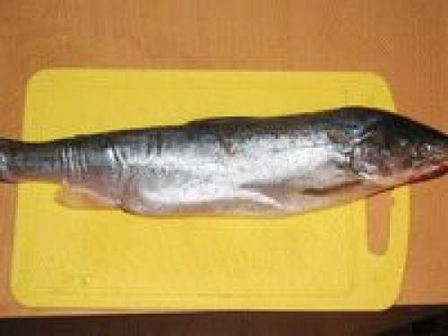 Как быстро засолить рыбу в домашних условиях. Рыба с луком 08 Как быстро засолить рыбу в домашних условиях. Рыба с луком 08