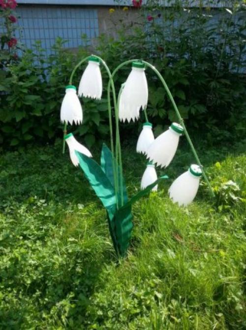 Цветы из бутылок пластиковых своими руками для дачи. Ландыш