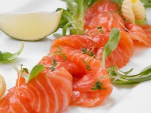 Как быстро засолить рыбу в домашних условиях. Рыба с луком 06 Как быстро засолить рыбу в домашних условиях. Рыба с луком 06